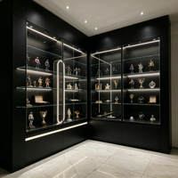 Vitrine de présentation sur pied personnalisée en verre trempé avec éclairage LED pour magasin de détail et musée