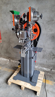Machine à riveter automatique Machine de fixation par poinçonnage à bouton-pression