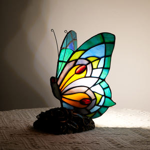Belle lumière d'ambiance <span class=keywords><strong>papillon</strong></span> <span class=keywords><strong>Lampe</strong></span> de table vintage Style <span class=keywords><strong>Tiffany</strong></span> Vitrail LED <span class=keywords><strong>Lampe</strong></span> de chambre nordique moderne personnalisée - Product Image 3