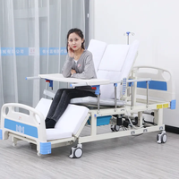Lit d'allaitement pliable portable pour équipement de rééducation avec découpe de toilette et roues pour patients mobiles