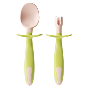 Juego de vajilla de entrenamiento infantil Cuchara de silicona torcida doblada y suministros de entrenamiento de material PP Patrón sólido <span class=keywords><strong>para</strong></span> la alimentación del bebé - Product Image 4