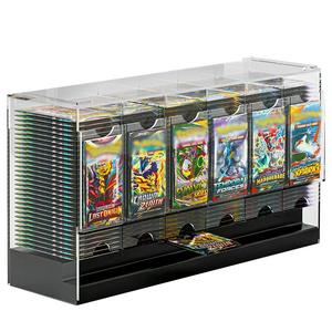 Dispensador <span class=keywords><strong>de</strong></span> Sobres <span class=keywords><strong>de</strong></span> Cartas Coleccionables <span class=keywords><strong>de</strong></span> Acrílico con Base Negra TCG Sports, Excelente Juego <span class=keywords><strong>de</strong></span> Mesa Social, con 6 Ranuras para Sobres <span class=keywords><strong>de</strong></span> Cartas Coleccionables - Product Image 1