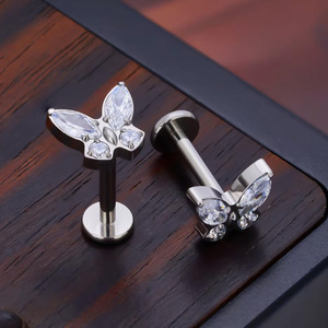 Boucles d'oreilles clous en alliage de titane en forme de cœur G23, filetage interne, fond plat, bijoux de piercing, sertissage clos en améthyste - Product Image 3