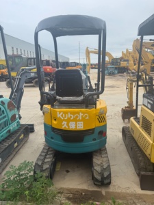 Mini-excavatrice sur chenilles d'occasion Kubota U17, 1,7 tonne, modèle japonais d'origine à braquage zéro, en bon état, petite excavatrice d'occasion. - Product Image 6