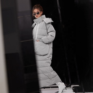 Manteau Long Oversize en Duvet pour <span class=keywords><strong>Femme</strong></span> en Stock, <span class=keywords><strong>Doudoune</strong></span> Imperméable Brillante Gris Argenté, Vêtement d'Extérieur Chaud d'Hiver Tombant Sous le Genou - Product Image 4