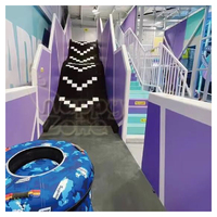 Aire de jeux intérieure personnalisée sur le thème cyberpunk |   Parc de jeux multi-niveaux avec trampoline, parcours ninja, tyrolienne et piscine à balles, usage commercial