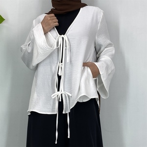 Blouse pour femmes musulmanes, couleur unie, col en V modeste, manches cloche, légère, ample, décontractée, respirante, en polyester, pour l'été - Product Image 3