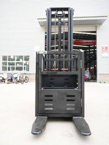 Gerbeur électrique avec cage élévatrice adaptée à l'empileur de chariot élévateur électrique équipé pour les réparations domestiques Réparations de bâtiments - Product Image 6