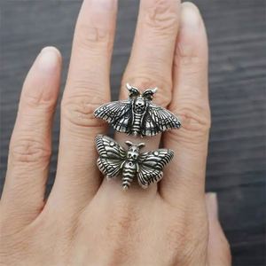 Bague personnalisée gothique avec motif animal, papillon, tête de mort pour femmes - Product Image 4