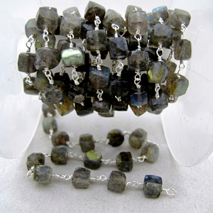 Chaîne de chapelet en labradorite naturelle, forme cube, facettes, perles de 6-7 mm - Product Image 1