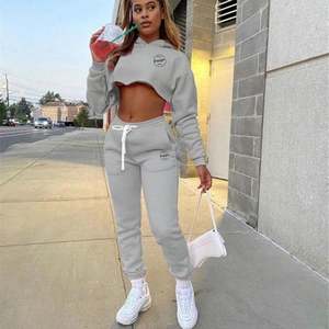 Ensemble de 2 pièces personnalisé pour femme Top de jogging en molleton à ourlet brut Ensemble sérigraphie Survêtement de sport vierge à manches longues décontracté pour femmes - Product Image 5