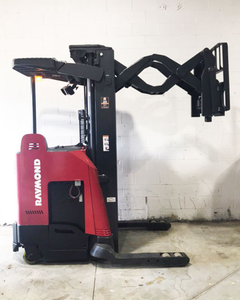 Chariot électrique Raymond Reach 740 DR32TT avec une capacité de 3200 lb - Product Image 3