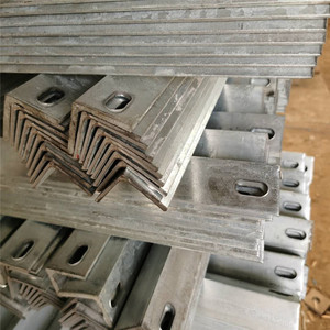 Acero Angular Galvanizado en Caliente Q235B, No Aleado, Resistente al Desgaste, Estándar GB, Servicio de Corte - Product Image 2