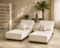 Chaise longue de luxe d'extérieur inclinable, chaise de plage moderne en bois massif, lit de piscine rembourré, transat de resort pour hôtel et patio