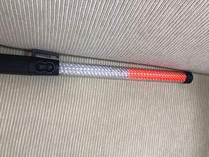 Matraque Télescopique <span class=keywords><strong>Électrique</strong></span> Extensible de Haute Qualité 54 cm avec Feux Clignotants d'Avertissement à LED et Fonction Télécommande, Bâton de Trafic - Product Image 3