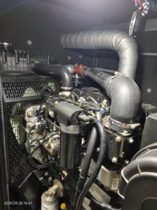 Grupo elettrogeno Diésel Silencioso 110KVA 90kw alimentato da Perkin 1104C-44TAG2 Generador Portatil De 100 KVA Trifasico Guangzhou - Product Image 2