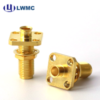 Connecteur femelle SMA LWMC 1.30 Max à souder pour câble semi-flexible et semi-rigide de 0.141 pouce, à 4 trous, montage sur bride et mur, jusqu'à 18 GHz