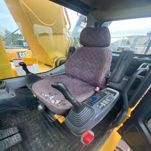 Excavatrice sur chenilles lourde Komatsu PC450 de 45 tonnes d'occasion en bon état avec équipement de terrassement puissant et bon marché à vendre - Product Image 6