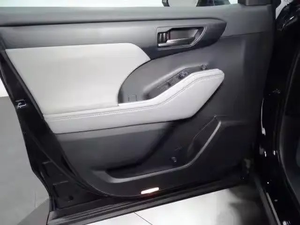 Toyota Highlander AWD L 4 porte SUV 2024 con guida a sinistra, sedili in pelle, telecamera posteriore, 250-300 CV, fari allo xeno, 75001-100000 - Product Image 5