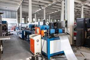 Ligne de production de panneaux d'étagères de stockage automatiques, équipement de poinçonnage, pliage, soudage, convoyage et palettisation CNC - Product Image 4