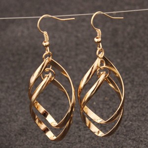 Boucles d'oreilles en alliage Super brillantes pour femme, bijoux à clous torsadés en diamant, multicouches, Double bague, style coréen, nouvelle mode - Product Image 3