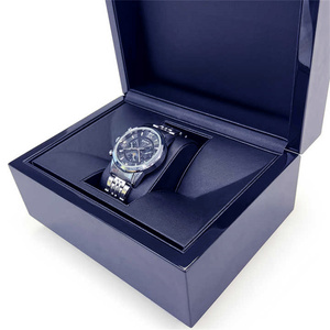 Présentez vos montres dans des boîtes de <span class=keywords><strong>montre</strong></span> en bois distinctives à haute brillance offrant un design tendance et robuste <span class=keywords><strong>pour</strong></span> un rangement moderne des montres - Product Image 2