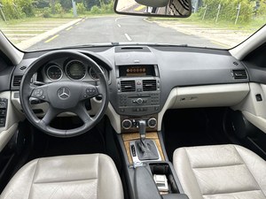 ชุดแต่งกันชนหน้า Mercedes-Benz C-Class W204 รุ่น Turbo ด้านซ้าย R16 เบาะหนัง ปี 2010 เครื่องยนต์ 1.8T เกียร์อัตโนมัติ - Product Image 5