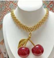Nieuwe Mode Hot Selling Grote Rode Kersen Ketting Vrouw Lief Schattig Nieuw Eenvoudig Ontwerp Vergulde Ketting Fruit Aardbei Sieraden