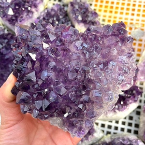 Vendita calda <span class=keywords><strong>cristalli</strong></span> grezzi ametista grezza geode cluster <span class=keywords><strong>cristalli</strong></span> pietre curative cluster di cristallo naturale prodotti <span class=keywords><strong>spirituali</strong></span> - Product Image 4