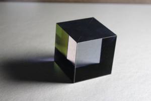 Divisor de Feixe Polarizado em Cubo de Canto Ruike H-K9L H-ZF3 de Alta Precisão Personalizado com Vidro Óptico de Sílica Fundida e Revestimento AR - Product Image 4