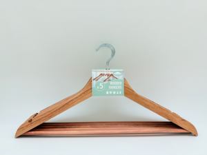 Cintres en bois de cannelle naturelle, écologiques et durables, <span class=keywords><strong>moins</strong></span> chers, option lot en gros, logo personnalisé disponible, pour magasin de vêtements moderne en carton - Product Image 1