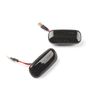 ไฟเลี้ยวข้าง LED สีเหลืองอำพันสำหรับ A3 A4 A6 C6 ระบบ Canbus ไฟเลี้ยวข้างแบบ Sequential สีเหลืองอำพันรมดำ - Product Image 1