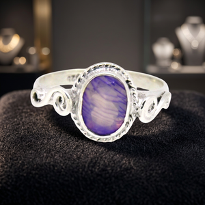 Anillo de Boda Unisex Clásico de Moda, Hecho a Mano en Plata de Ley 925 con Baño de Platino y Gema de Ágata Morada con Banda Ovalada - Product Image 2