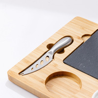 Plateau à fromage rectangulaire en bambou avec tasses en céramique et couteau en acier inoxydable, plateau de charcuterie pour fête, cadeau, vente en gros