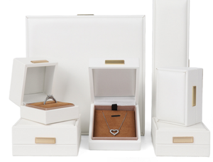 Caja de Anillos de Cuero PU de Lujo, con Logotipo Personalizado, para Anillos de Compromiso y Boda, Caja de Regalo para Joyería, en Varios Colores - Product Image 4