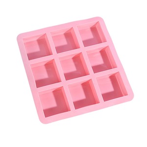 Moule en silicone 3D carré à 9 cavités pour la fabrication artisanale de savons, bougies, résines et gâteaux - Stock usine - Product Image 3