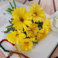 Décoration de mariage, bouquet de fleurs artificielles en chrysanthème au toucher réel, pour une utilisation multi-occasions