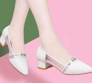 Chaussures en cuir à <span class=keywords><strong>talon</strong></span> épais et bout pointu pour femmes, style européen et américain, mocassins confortables, chaussures de ville, Nouveauté 2026 - Product Image 3