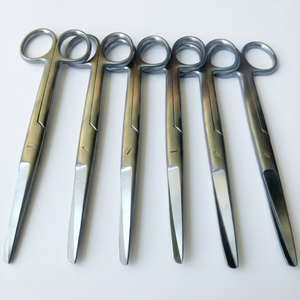 Ciseaux chirurgicaux manuels pour infirmières, lames droites en acier inoxydable de qualité supérieure, lames émoussées/aiguisées, 7'', certifiés CE, réutilisables, classe I, TARIQ - Product Image 1