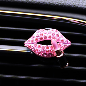 ตัวกระจายน้ำหอมในรถยนต์แบบคลิปช่องแอร์สุดหรูประกายแวววาวสำหรับปากริมฝีปากอุปกรณ์ตกแต่งภายในขายส่งตามต้องการ - Product Image 2