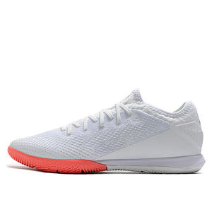 Vente <span class=keywords><strong>en</strong></span> gros d'usine <span class=keywords><strong>de</strong></span> chaussures <span class=keywords><strong>de</strong></span> football d'occasion personnalisées <span class=keywords><strong>de</strong></span> qualité supérieure pour les sports d'été et d'hiver <span class=keywords><strong>en</strong></span> vente à bas prix - Product Image 6