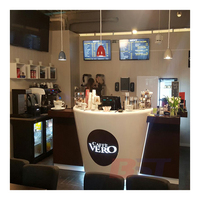 Comptoirs de café commerciaux sur mesure Surface solide LED logo Petite conception de comptoir de café-bar
