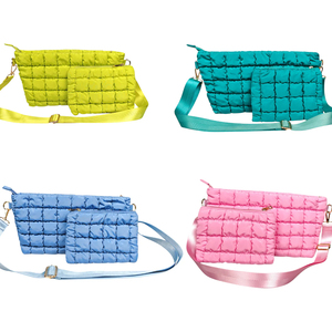 Sac bandoulière matelassé en nylon coloré Royal Fair, motif tuiles de Mahjong, avec sangle amovible, idéal pour les festivals - Product Image 1