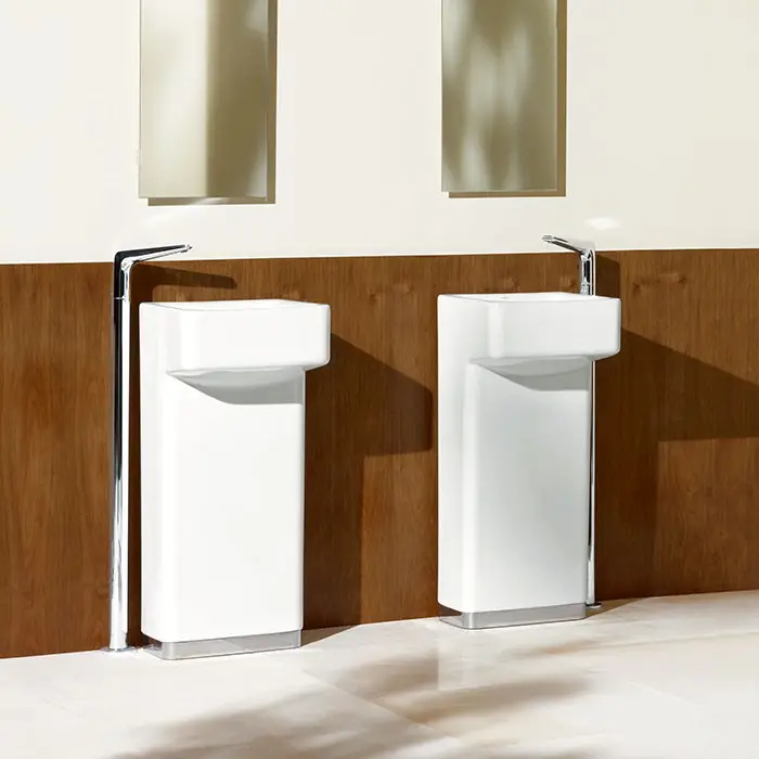उच्च गुणवत्ता बाथरूम मुक्त खड़े हाथ धोने संगमरमर सिंक सिरेमिक कुरसी सिंक