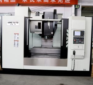 Centre d'usinage contrôleur Siemens Machine verticale <span class=keywords><strong>VMC</strong></span> Prix <span class=keywords><strong>de</strong></span> la fraiseuse CNC VMC1270 - Product Image 3