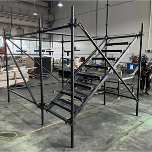 Structure de treillis Layher coupe-vent à haute résistance, durable et à charge lourde pour les spectacles en direct à grande échelle en extérieur sur le long terme - Product Image 1