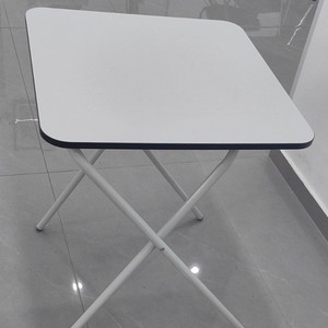 Escritorio para Estudiantes con Superficie de Plástico y Estructura Metálica, 56.8x56.8x73.5 cm, Mueble Escolar Resistente, Diseño Minimalista - Product Image 3