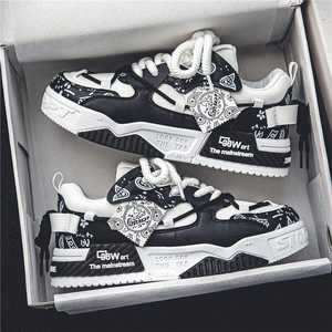 รองเท้าสเก็ตบอร์ดลำลองผู้ชายปี 2025 แบบผูกเชือก เพิ่มความสูง พื้นหนา ดีไซน์เฉพาะแบบออริจินัลสุดฮิต - Product Image 3