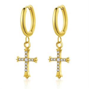 Pendientes de Aro de Perlas de Acero Inoxidable al por Mayor para Mujer, Pendientes Largos Personalizados con Dijes de Oro - Product Image 3