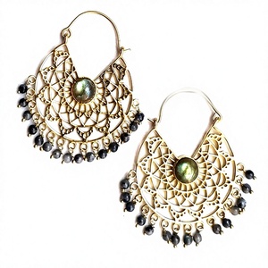 Pendientes de Aro de Oro Estilo Bohemio con Piedras Semipreciosas de Latón y Labradorita para Aniversario de Mujer - Product Image 4